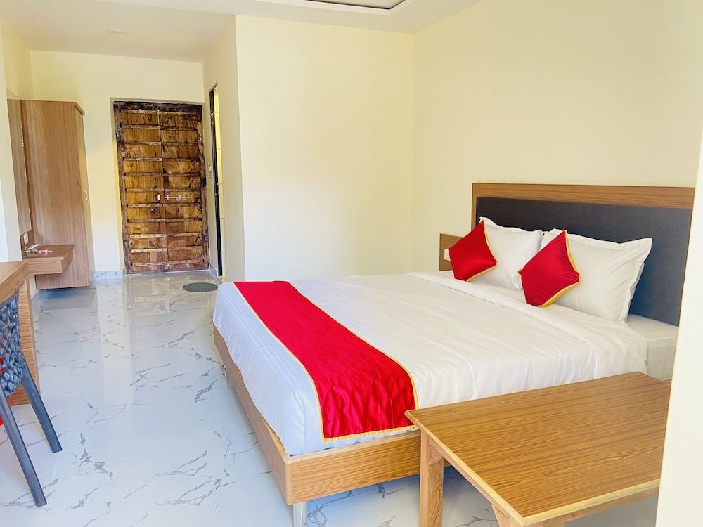 Pushkar Retreat Resort Deluxe Room 4