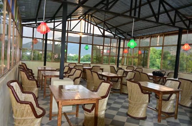 Food & Dining