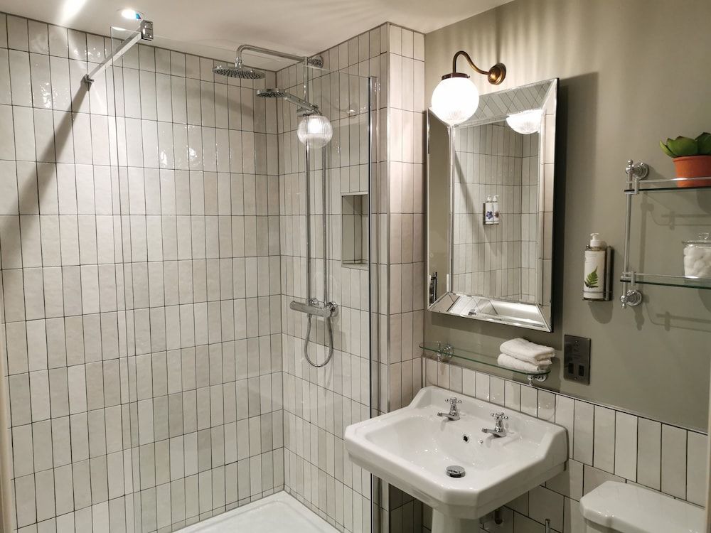 The Swan Inn Senior Double Room 10