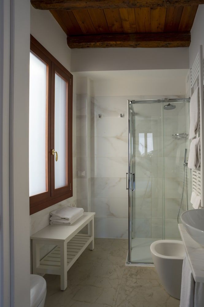 Fosca Venice Rooms Superior Double Room, Non Smoking, Canal View 4