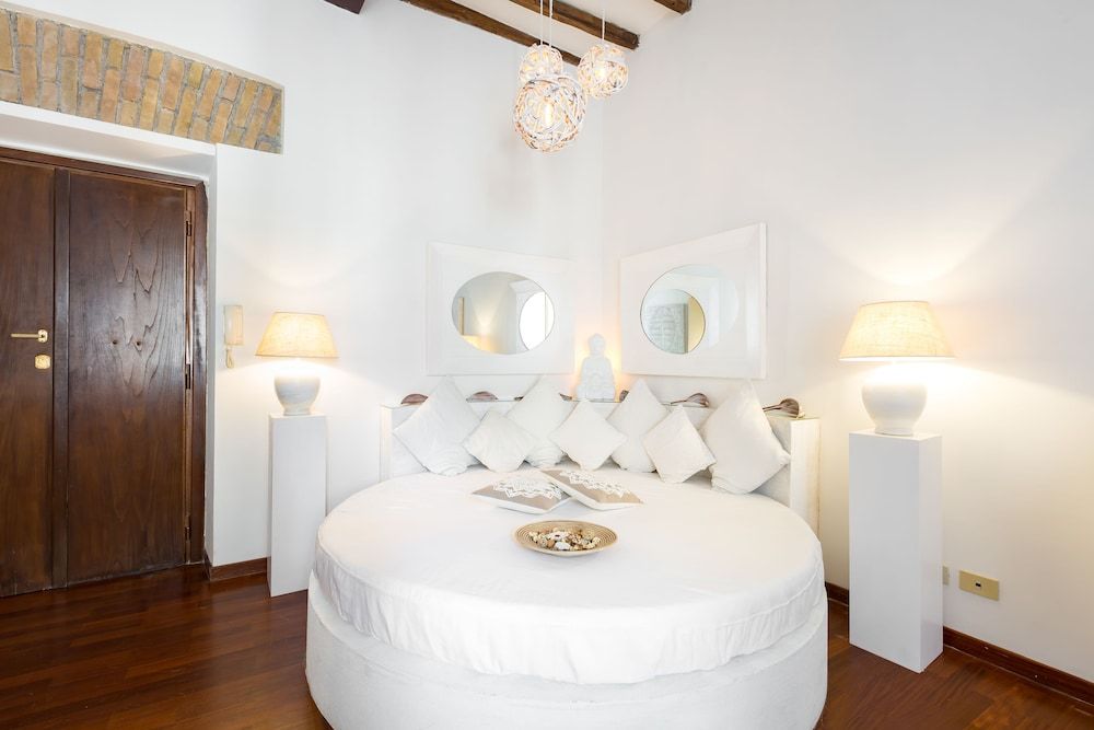 undefined Colosseo Luxury Apartment 10