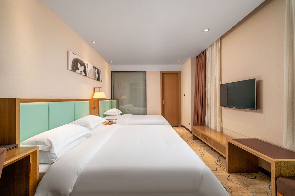 Bo Yi Hotel Family Double Room 5