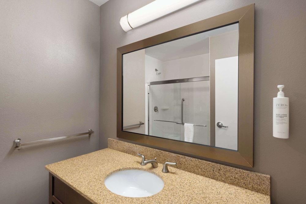 Hampton Inn & Suites Harrisburg/North King Studio Suite 3