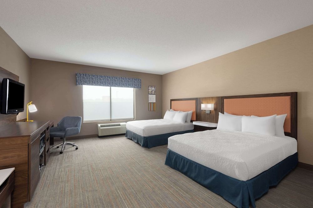 Hampton Inn & Suites Harrisburg/North Room, 2 Queen Beds, Accessible, Non Smoking 3