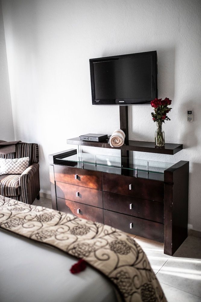 Penthouse Beach Holiday Private Jacuzzi Bbq Family Friendly Maid Service Condo, 3 Bedrooms, Smoking, Balcony 24