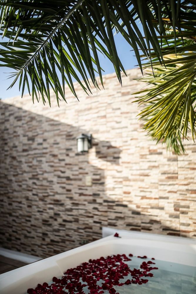 undefined Penthouse Beach Holiday Private Jacuzzi Bbq Family Friendly Maid Service 10