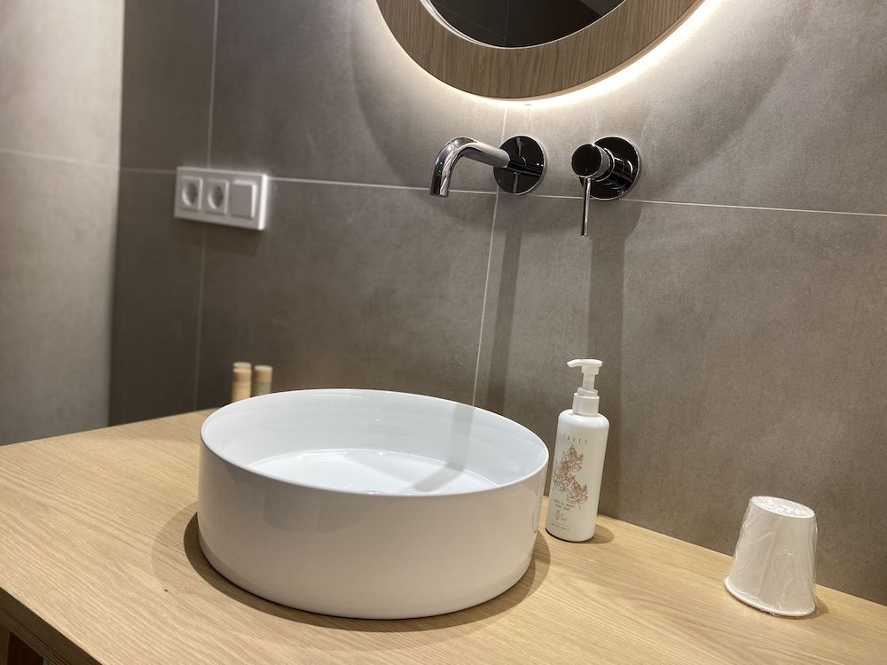 Hotel Leonor Economy Double Room 6