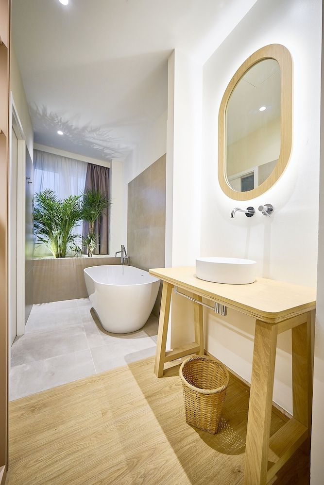 Hotel Leonor Superior Double Room 4