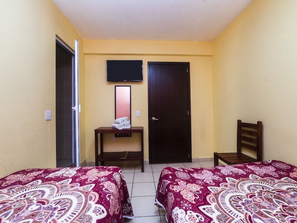 Hotel Zaragoza, San Juan de los Lagos Standard Triple Room 2