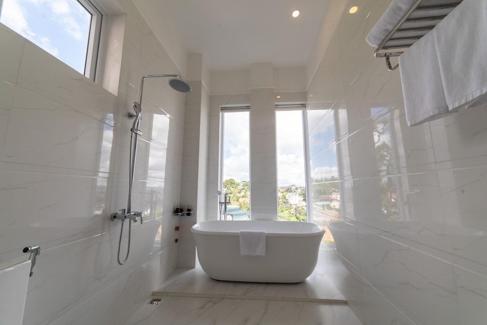 EX Hotel Dalat Premier Deluxe Balcony 5