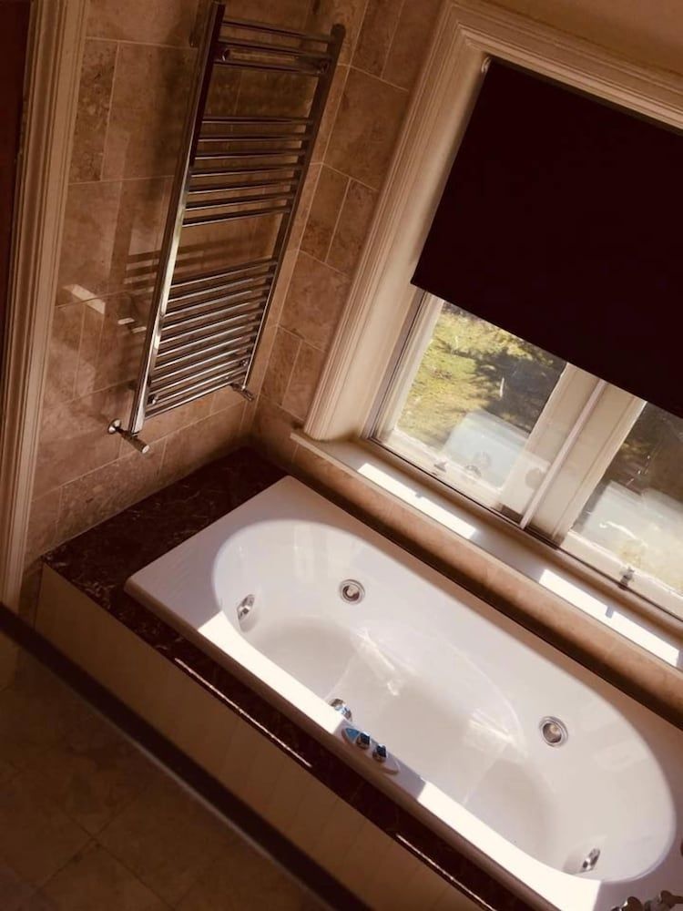 Brass Castle Country House Accommodation Deluxe Double Room 12