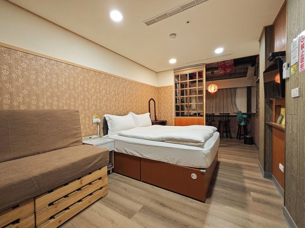 Qu Hi Home Stay Elite Double Room (102) 4