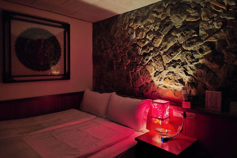 Qu Hi Home Stay Signature Double Room (101) 7