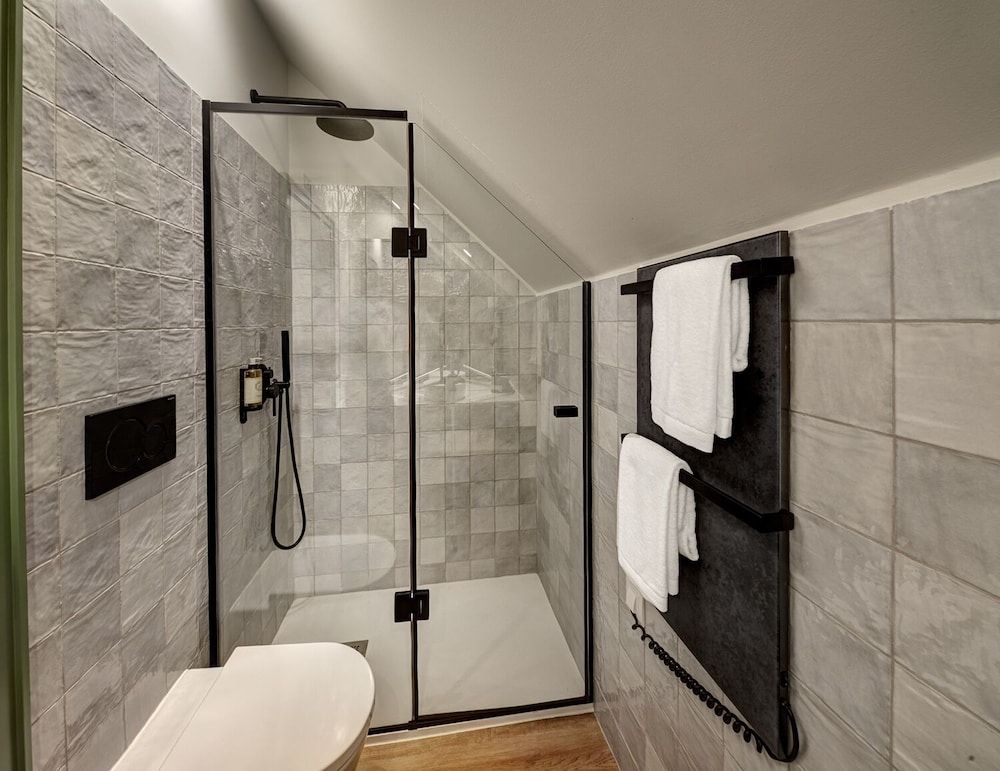 Sintra Green Chalet - Bed & Breakfast Economy Room, 1 Double Bed, Non Smoking, Mezzanine 4