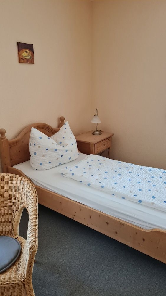 Pension Breitenborn Standard Twin Room, Private Bathroom 3