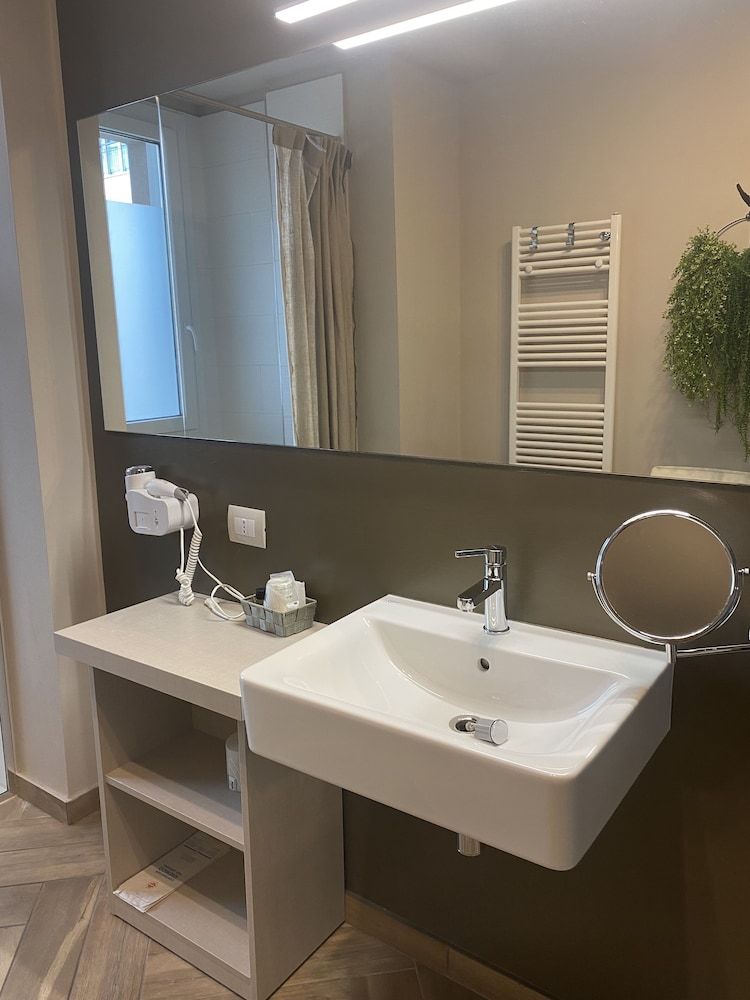 L.A. Home Superior Double Room, 2 Queen Beds, Accessible 3