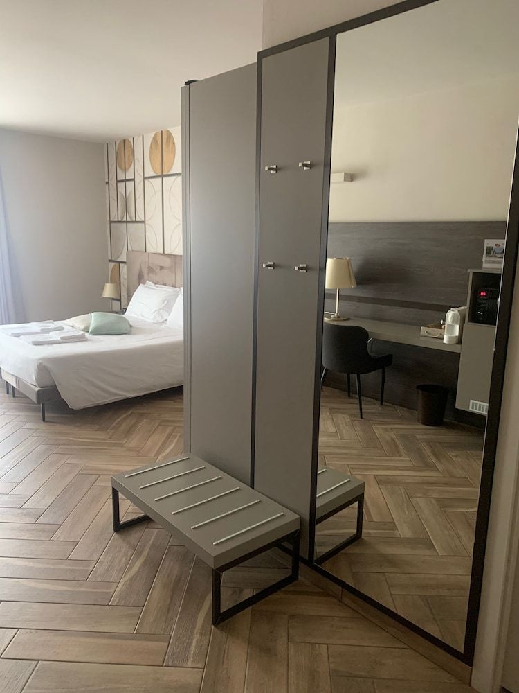 L.A. Home Superior Double Room, 2 Queen Beds, Accessible 4