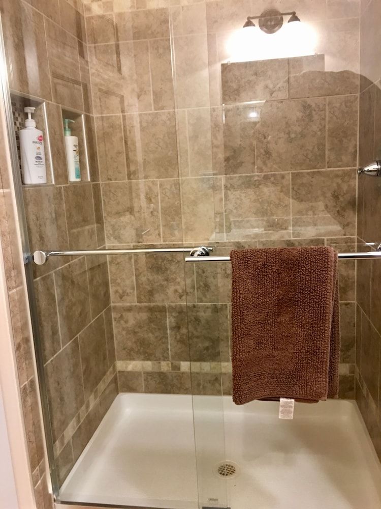 Takleetnas Mount Dall Cottage with Wi-fi and washer/dryer Luxury Cottage, 1 Queen Bed, Non Smoking 2