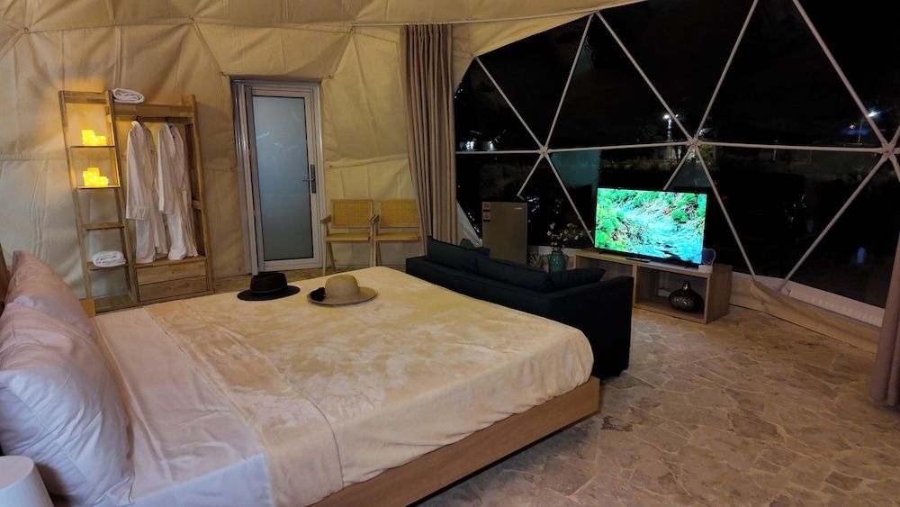 Santa Fe Club Exclusive Cabin, Bathtub, Canal View 2