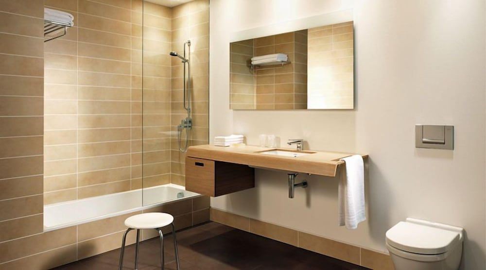 The Headquarters Inn Standard Double Room 5