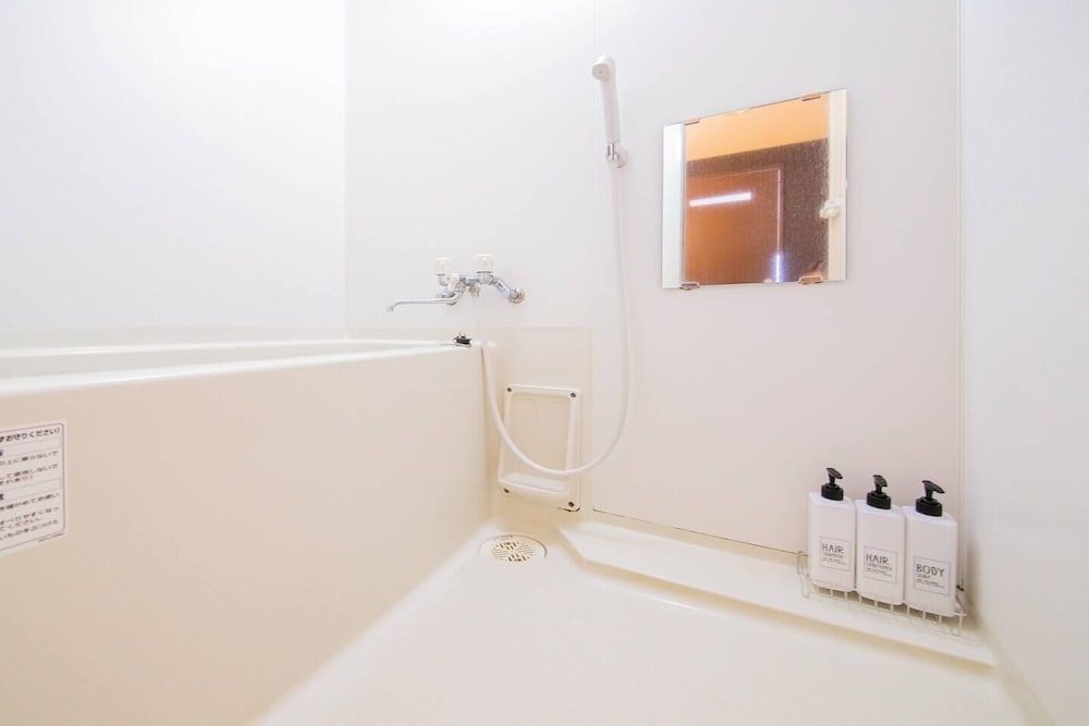 Blue Twin Room, Non Smoking 18