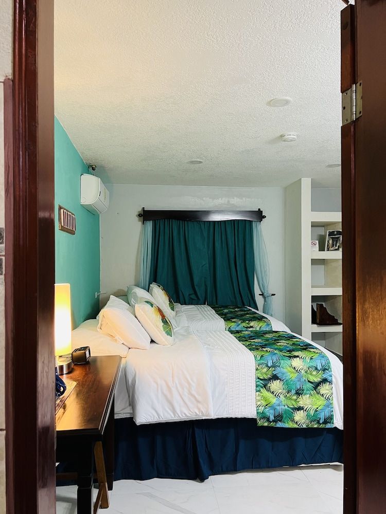 One South Place Hotel Deluxe Room 9