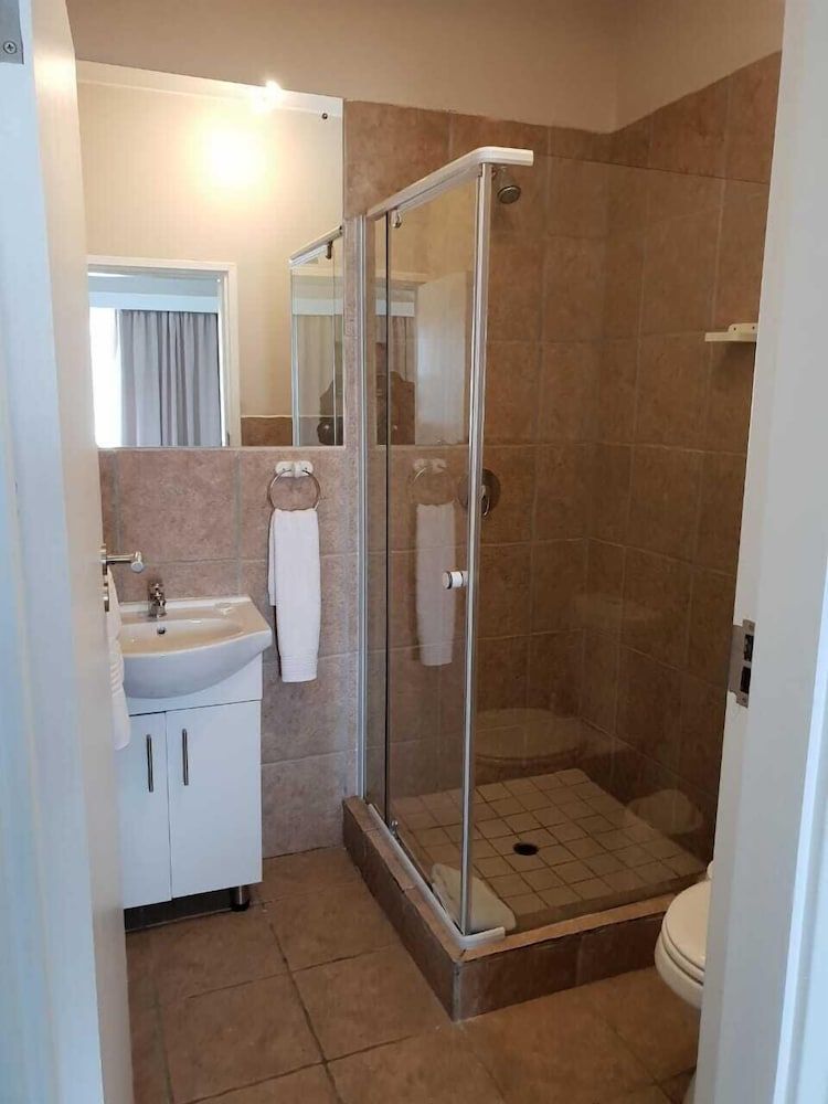 Savoy hotel Room, 2 Double Beds 3