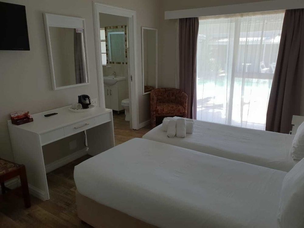 Savoy hotel Twin Room 2