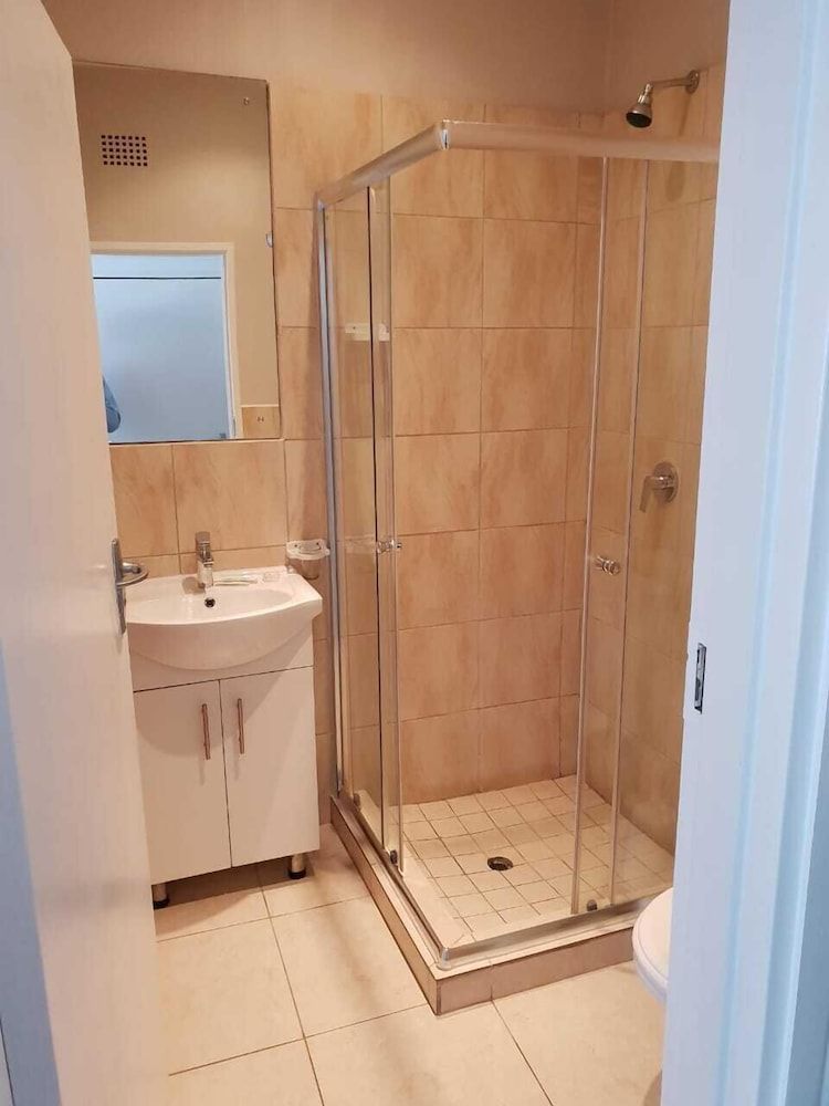 Savoy hotel Twin Room 8