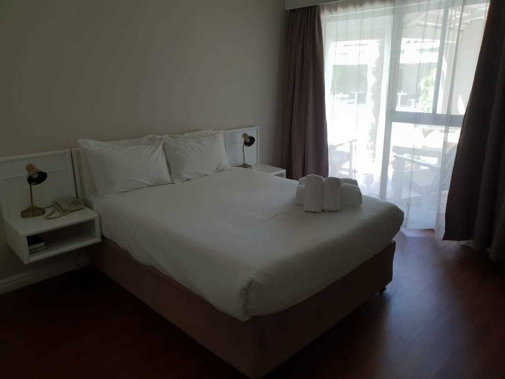 Savoy hotel Twin Room 6