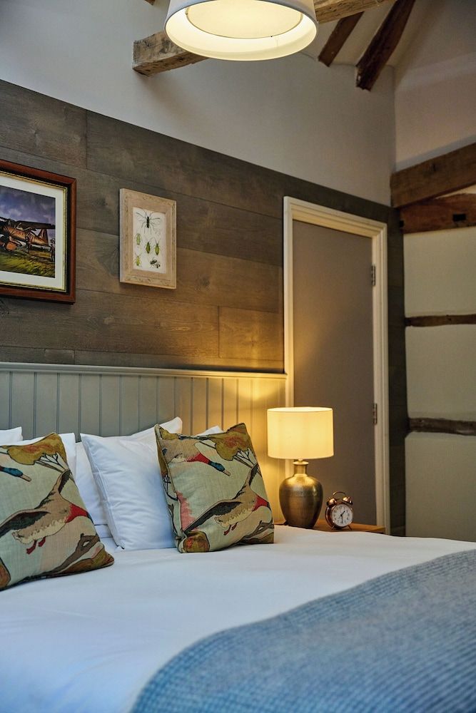 The Red Lion Double or Twin Room 5