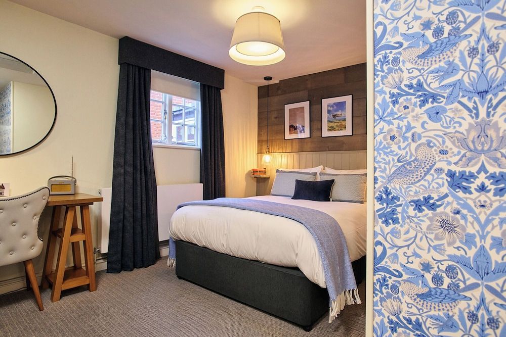 The Red Lion Double or Twin Room 6