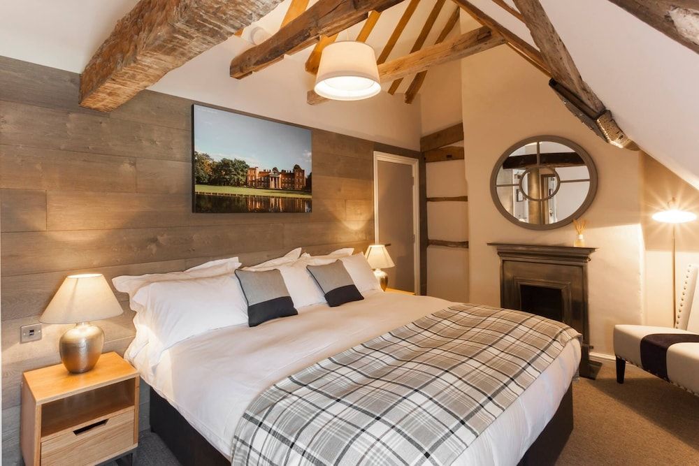 The Red Lion Double or Twin Room 3