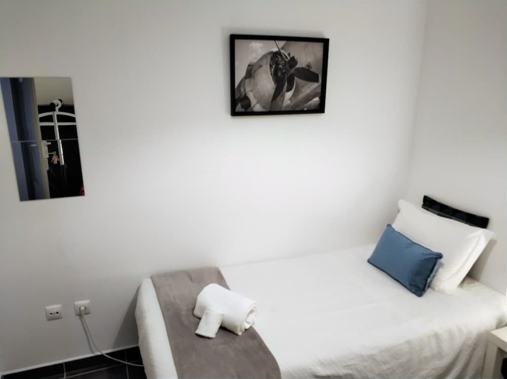 Standard Twin Room, Shared Bathroom