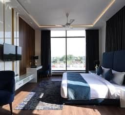 Luxury Suite Room