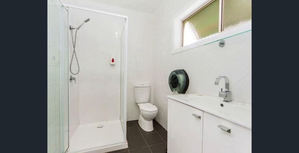 Auto Lodge Motor Inn Twin Room 3