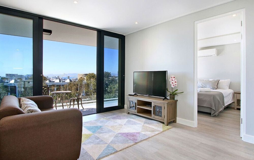 35 on Main Apartment, 1 Bedroom, Sea View 10