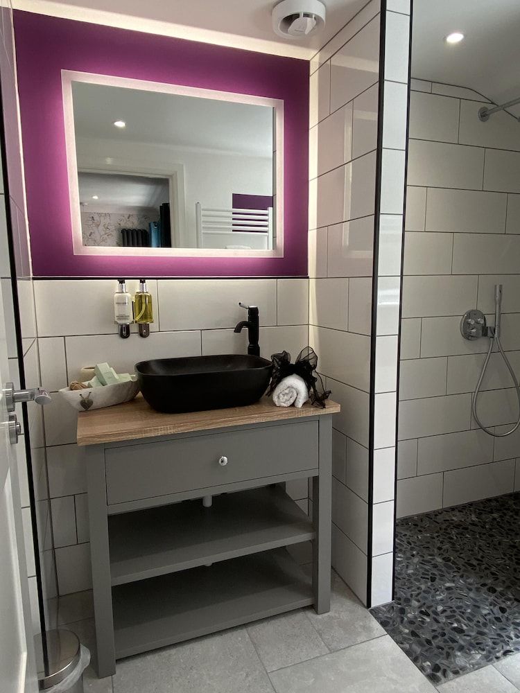 Copperbeech Bed and Breakfast Deluxe Double Room, Courtyard View (Silver Birch ) 8