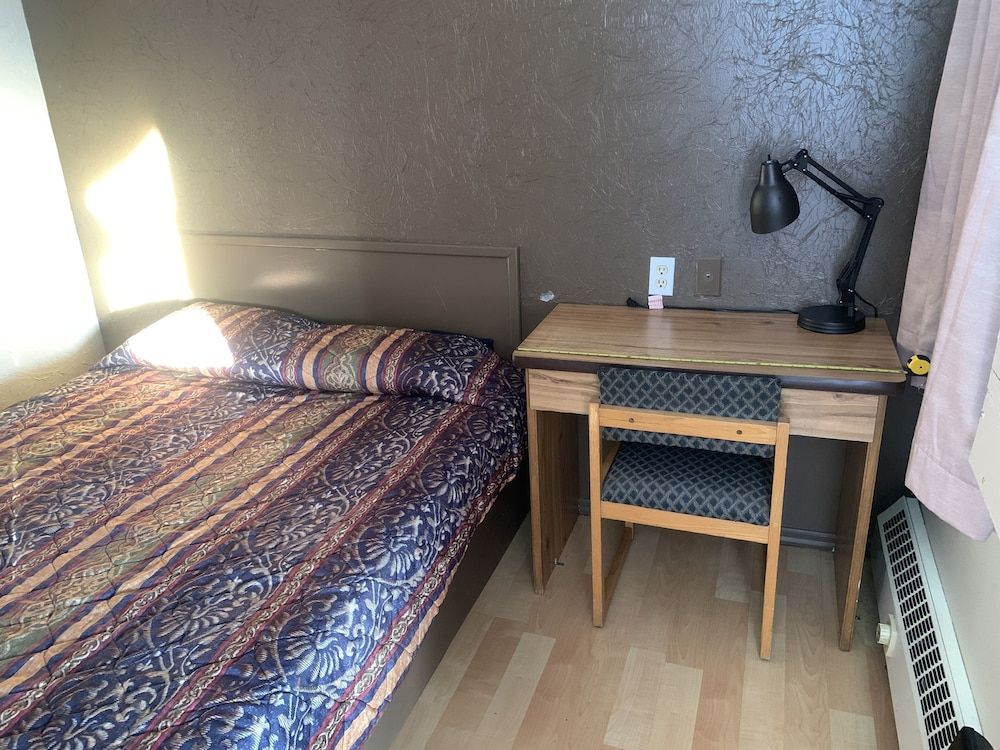 Kings Court Motel Comfort Single Room, 1 Queen Bed 5