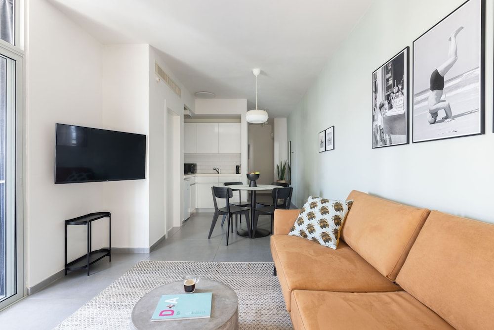 Bauhaus Boutique by TLV2rent Classic Apartment 10