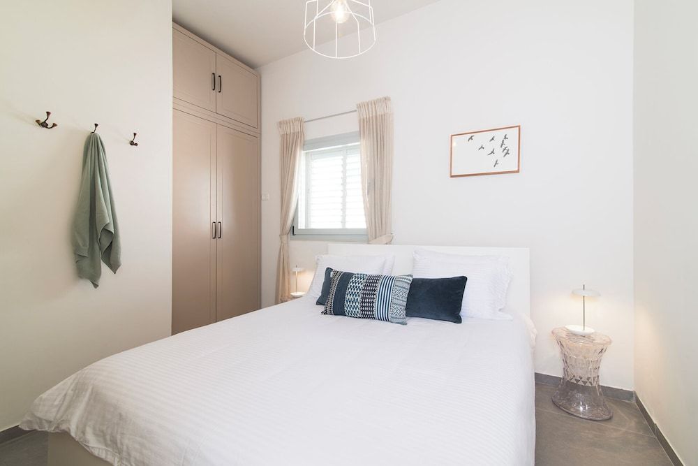 undefined Bauhaus Boutique by TLV2rent 2