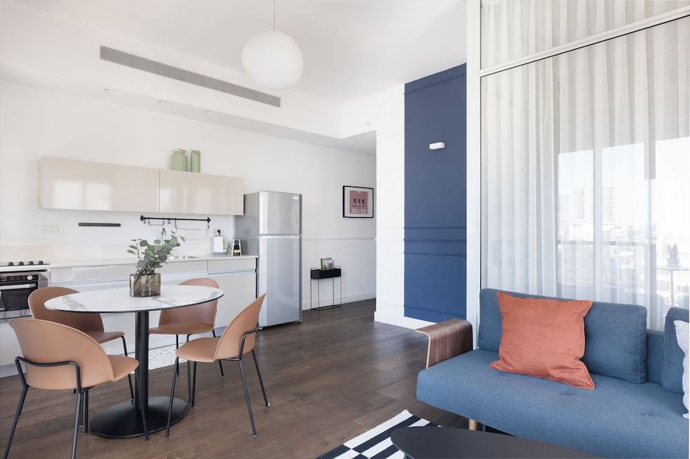 Bauhaus Boutique by TLV2rent Exclusive Apartment, Multiple Beds 11