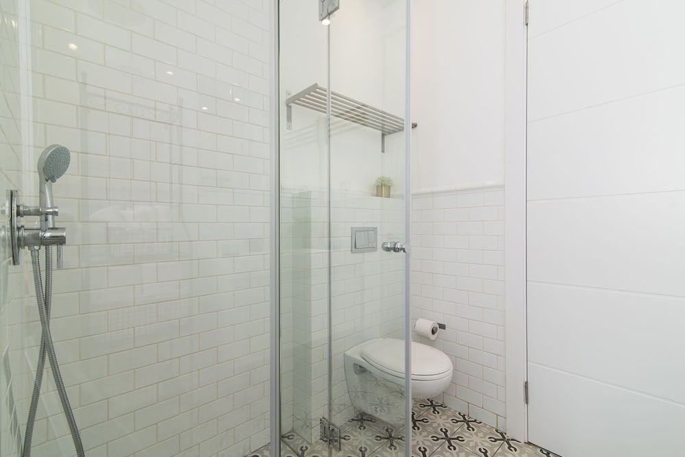 Bauhaus Boutique by TLV2rent Exclusive Apartment, Multiple Beds 5