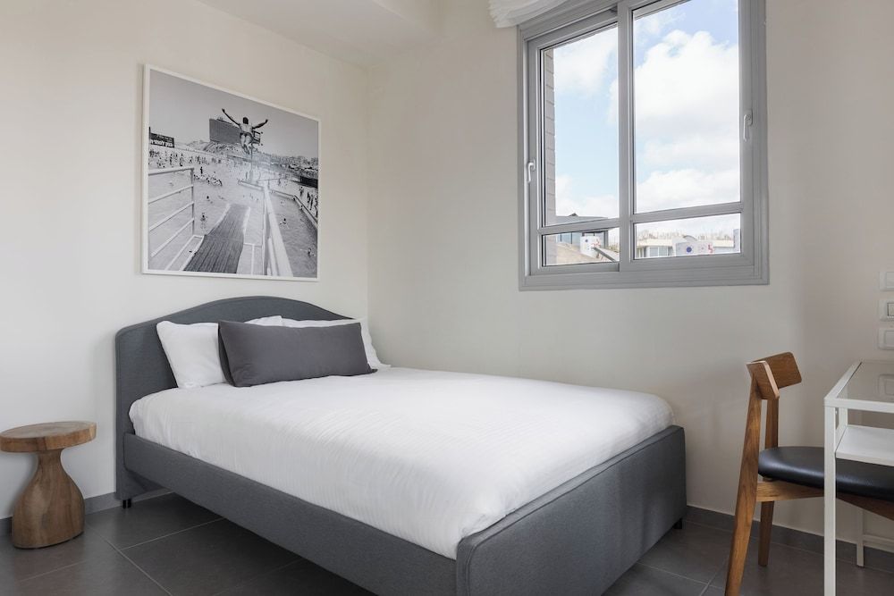 undefined Bauhaus Boutique by TLV2rent 9