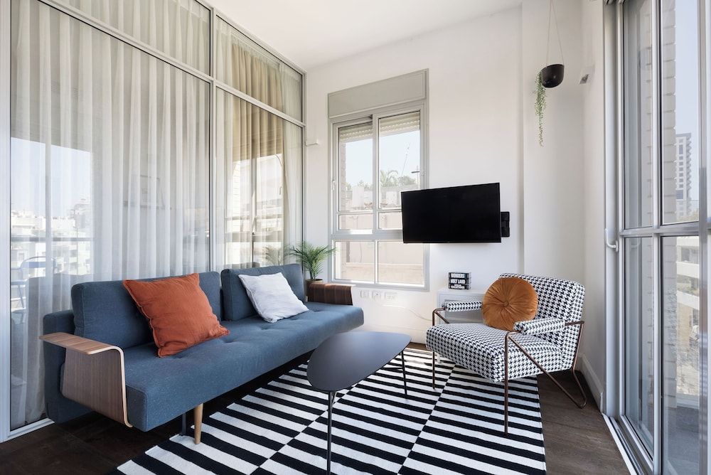 Bauhaus Boutique by TLV2rent Exclusive Apartment, Multiple Beds 9