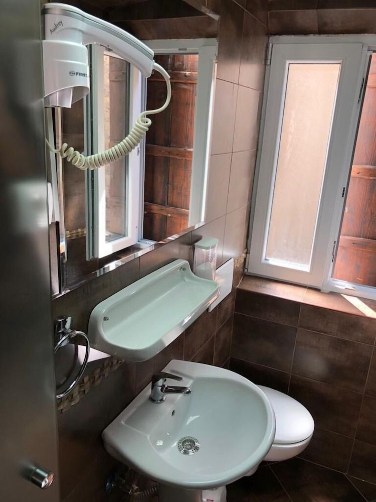 Athos Guesthouse Standard Room 12