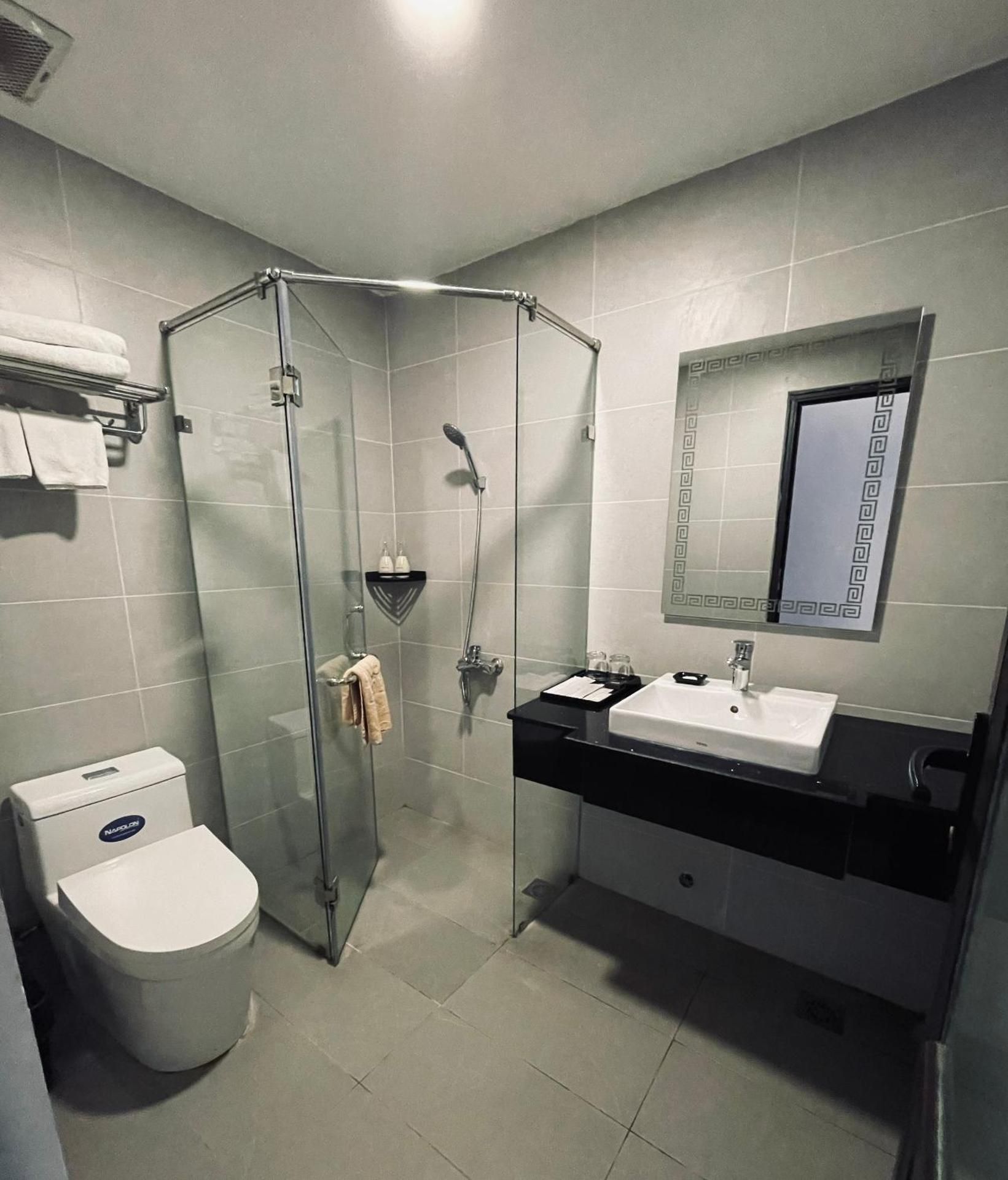 KP Hotel Deluxe Twin Room 3