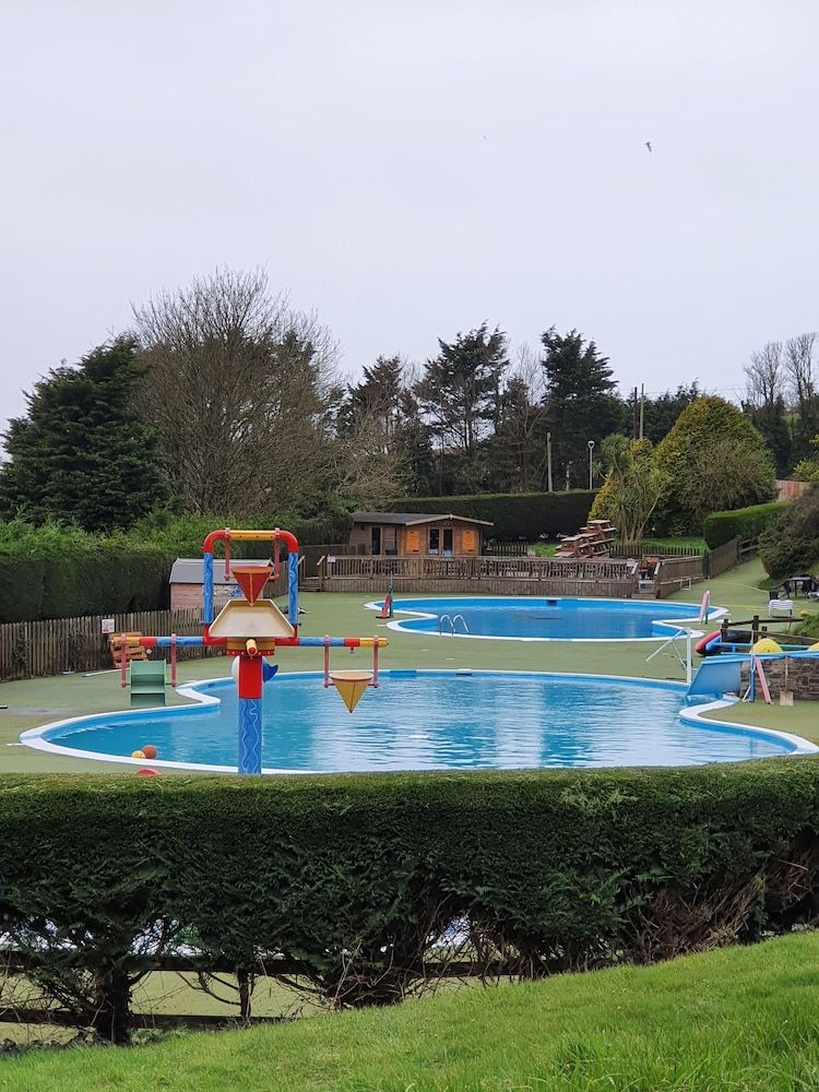 undefined 3 Bedroom Caravan, Sleeps 8, at Parkdean Newquay Holiday Park 7