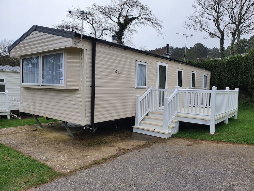 undefined 3 Bedroom Caravan, Sleeps 8, at Parkdean Newquay Holiday Park 2