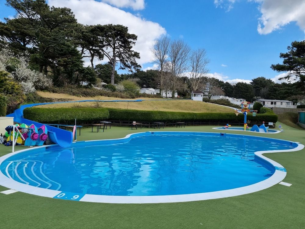 undefined 3 Bedroom Caravan, Sleeps 8, at Parkdean Newquay Holiday Park 10